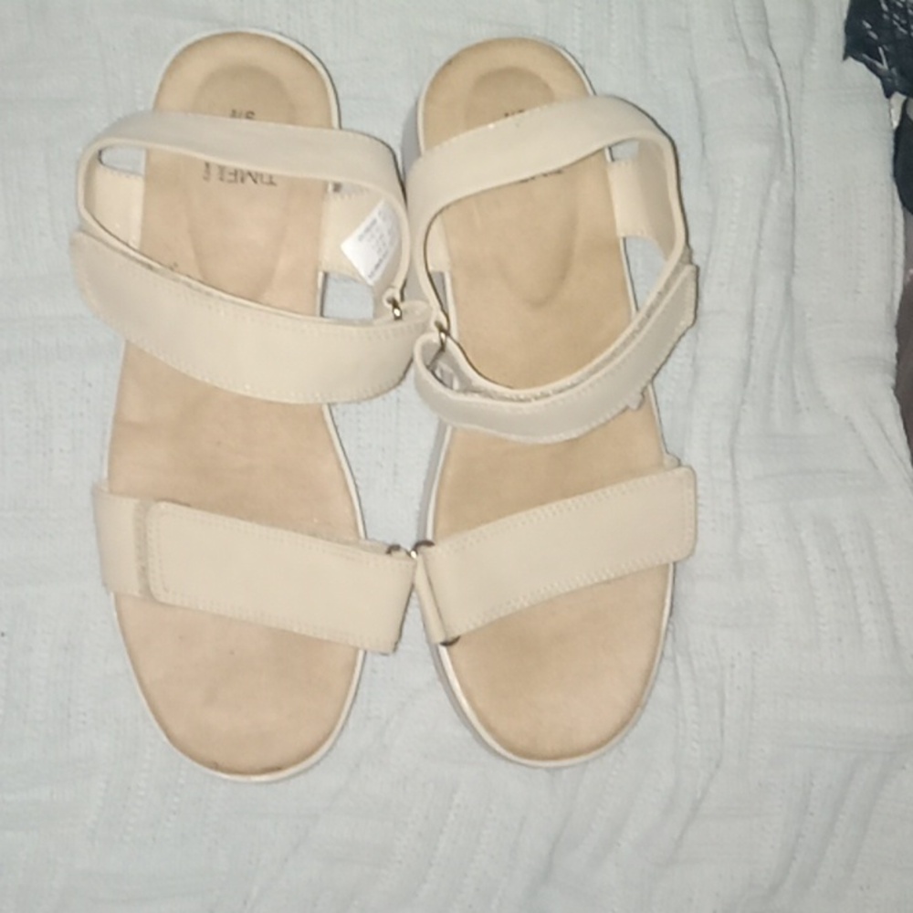 Dress shoes